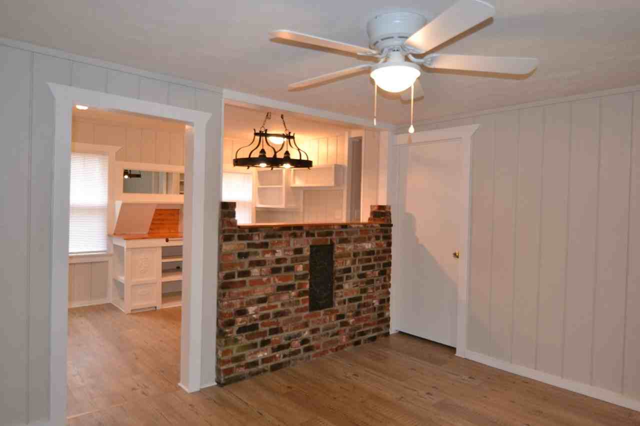 1307 N Fremont Ave - Photo 3 of 18