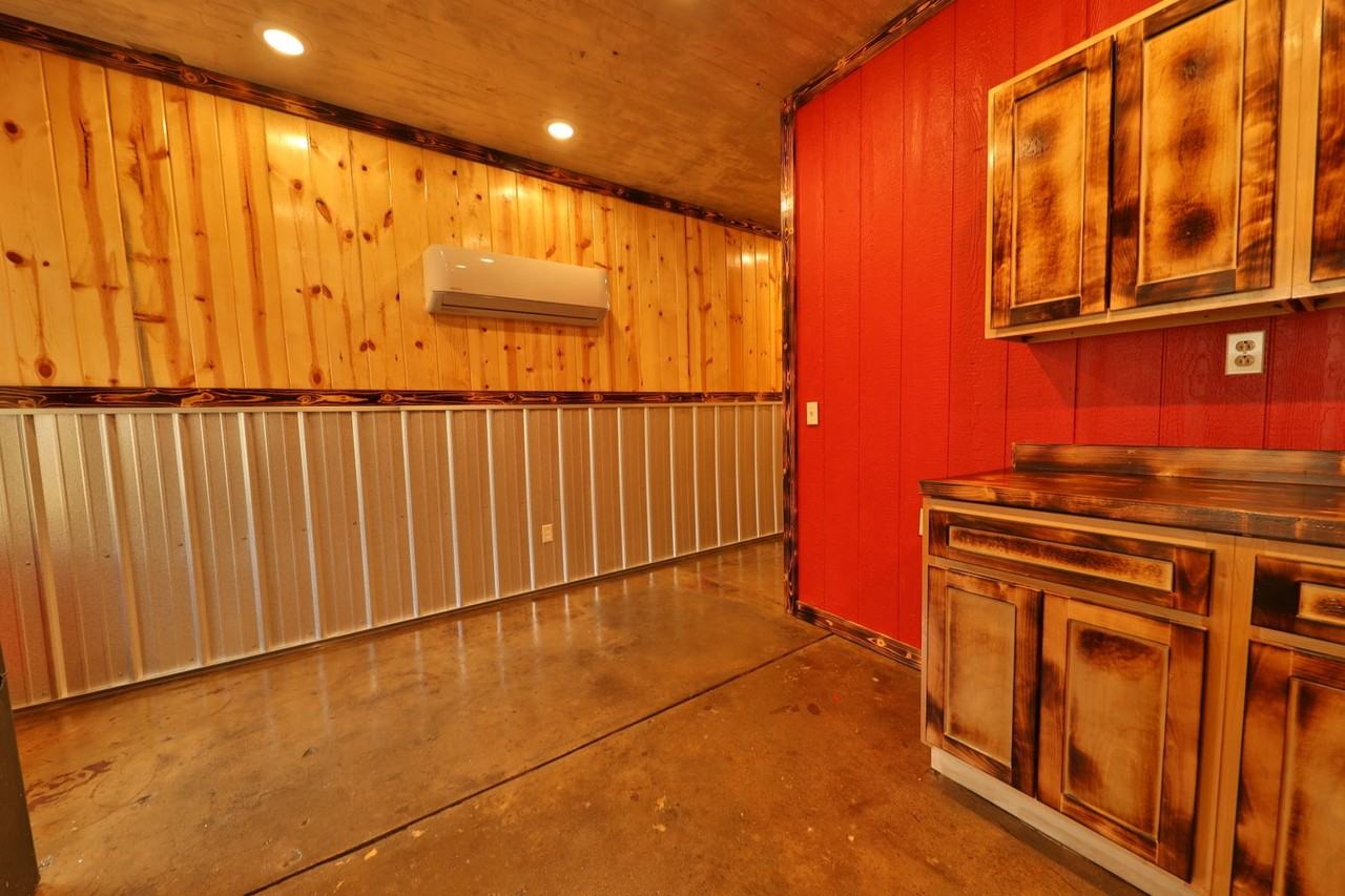 213 Lee St - Photo 3 of 13