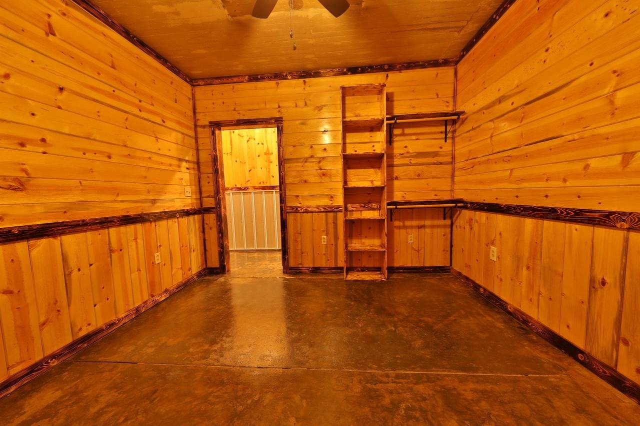 213 Lee St - Photo 5 of 13