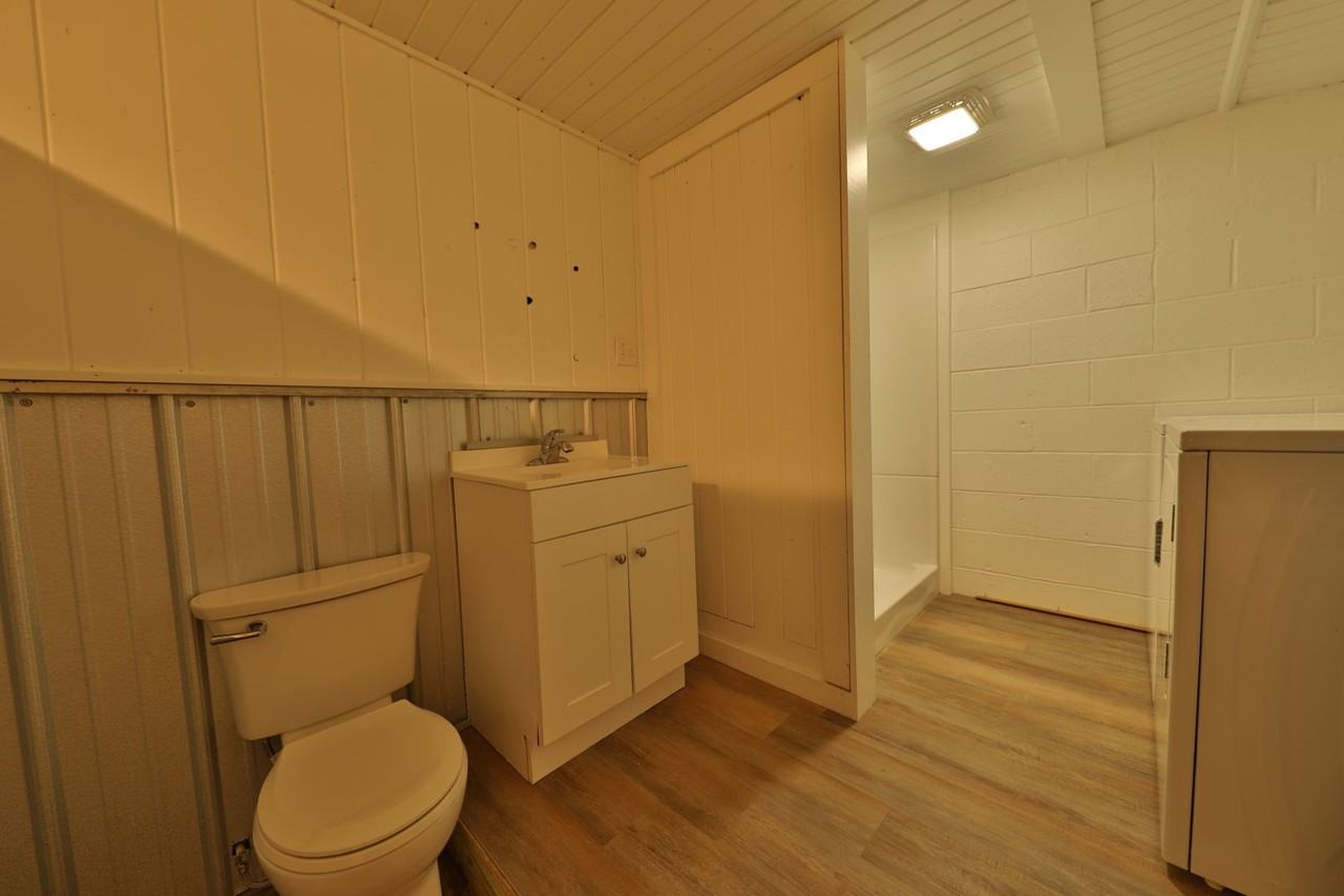213 Lee St - Photo 6 of 13