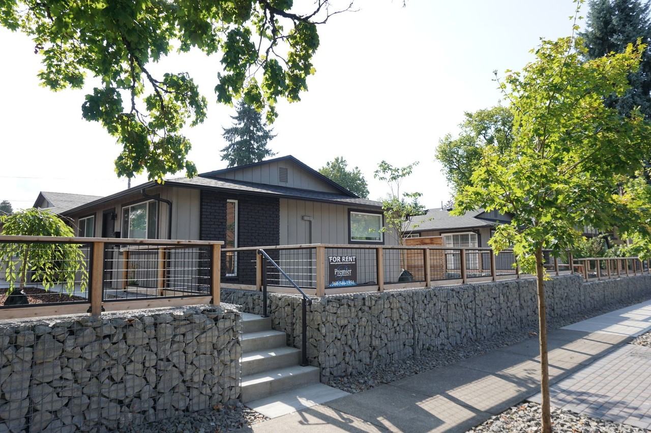 3605 F St - Photo 2 of 19