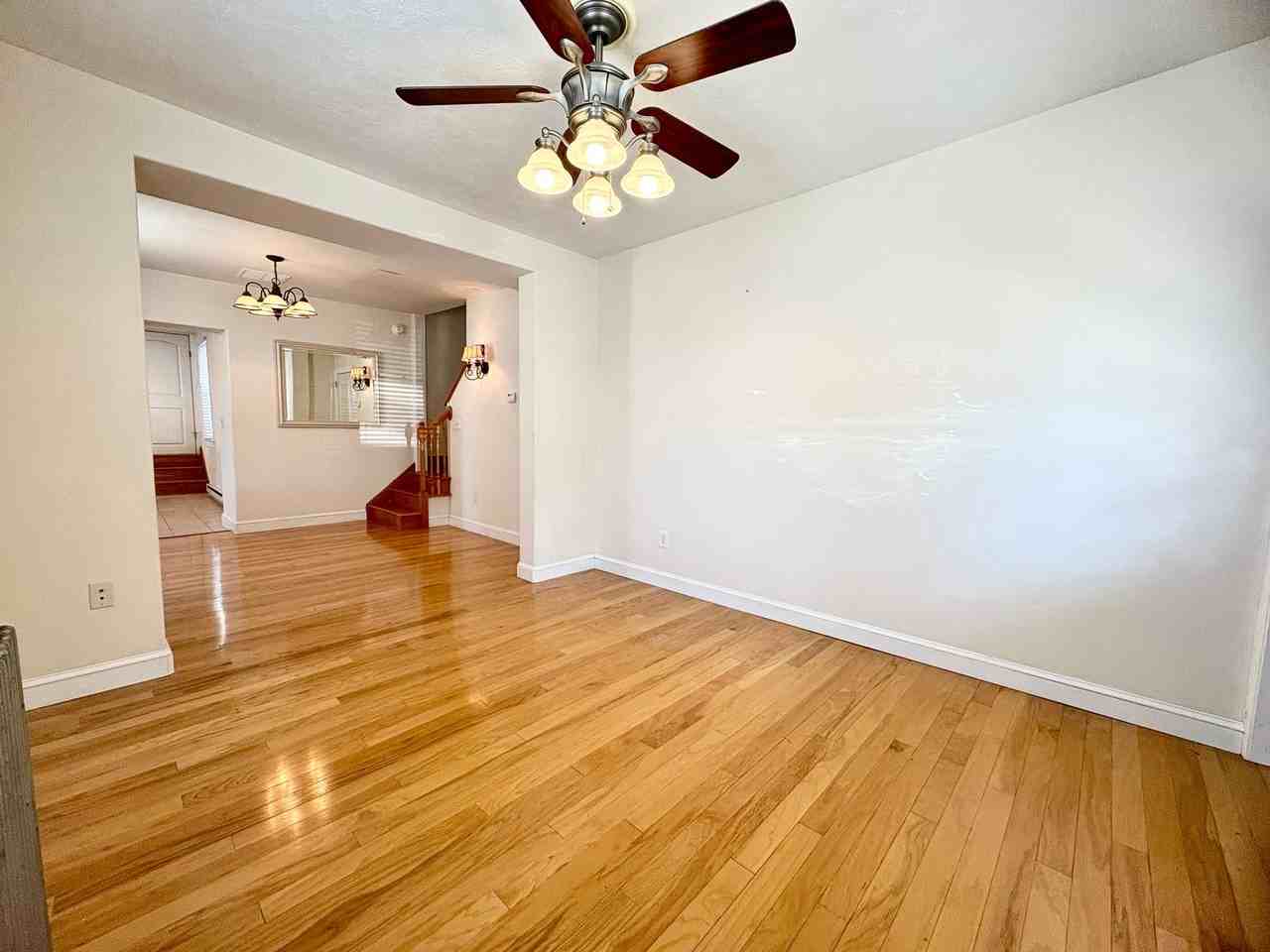 345 E Derry Rd - Photo 4 of 39