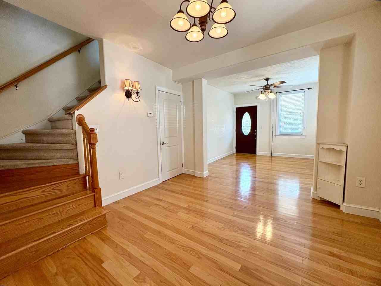 345 E Derry Rd - Photo 7 of 39