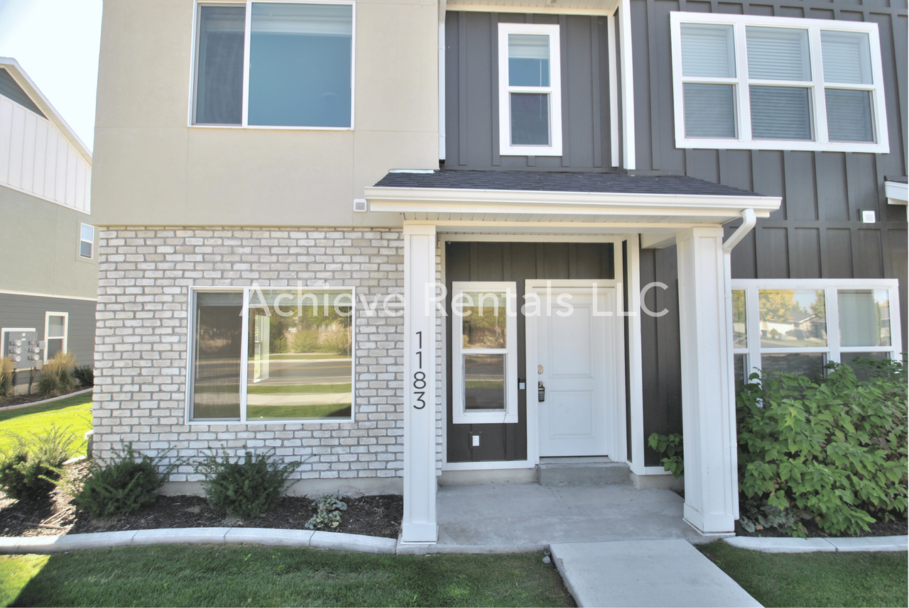 1183 W 1820 S - Photo 3 of 18