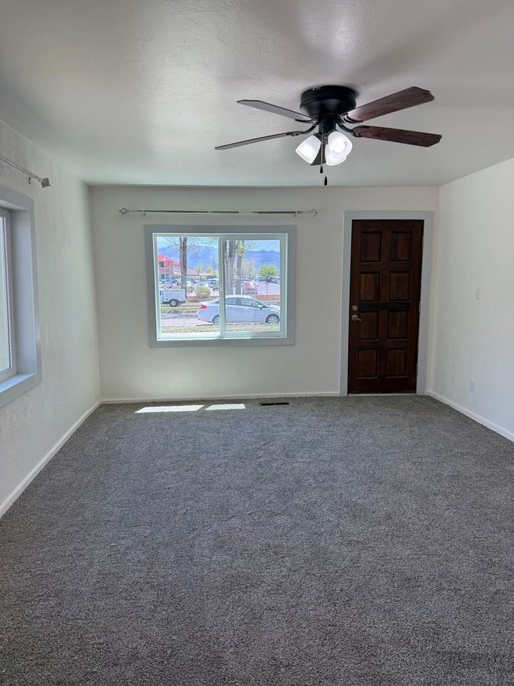 510 E Montezuma Ave - Photo 2 of 11