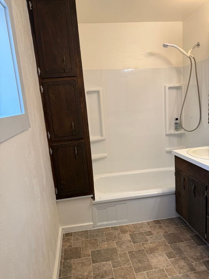 510 E Montezuma Ave - Photo 6 of 11