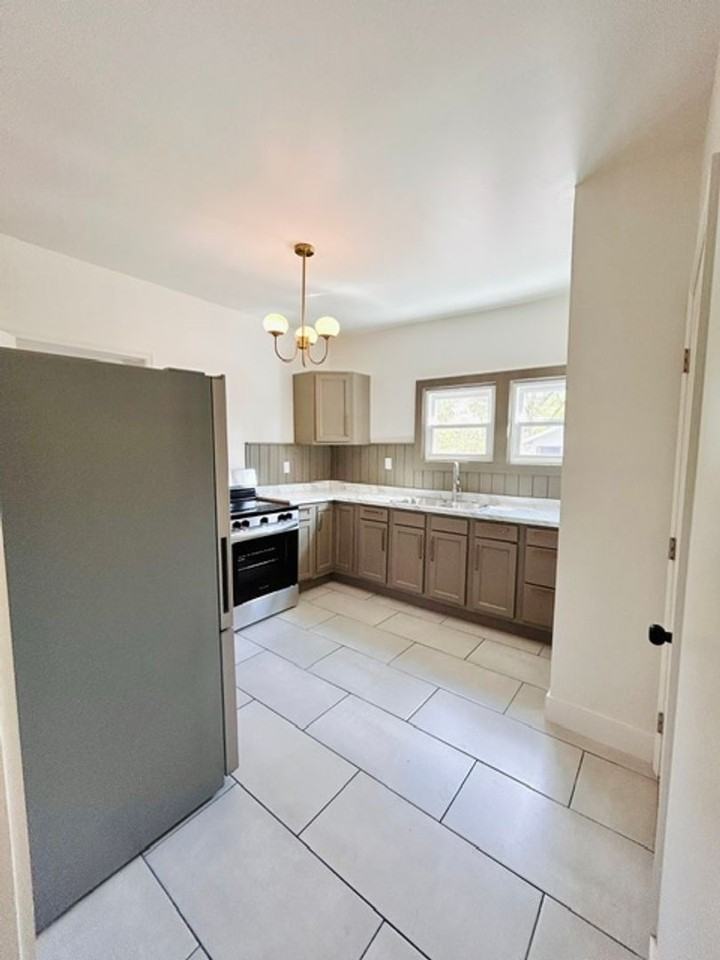 3500 Sevier Ave - Photo 6 of 16