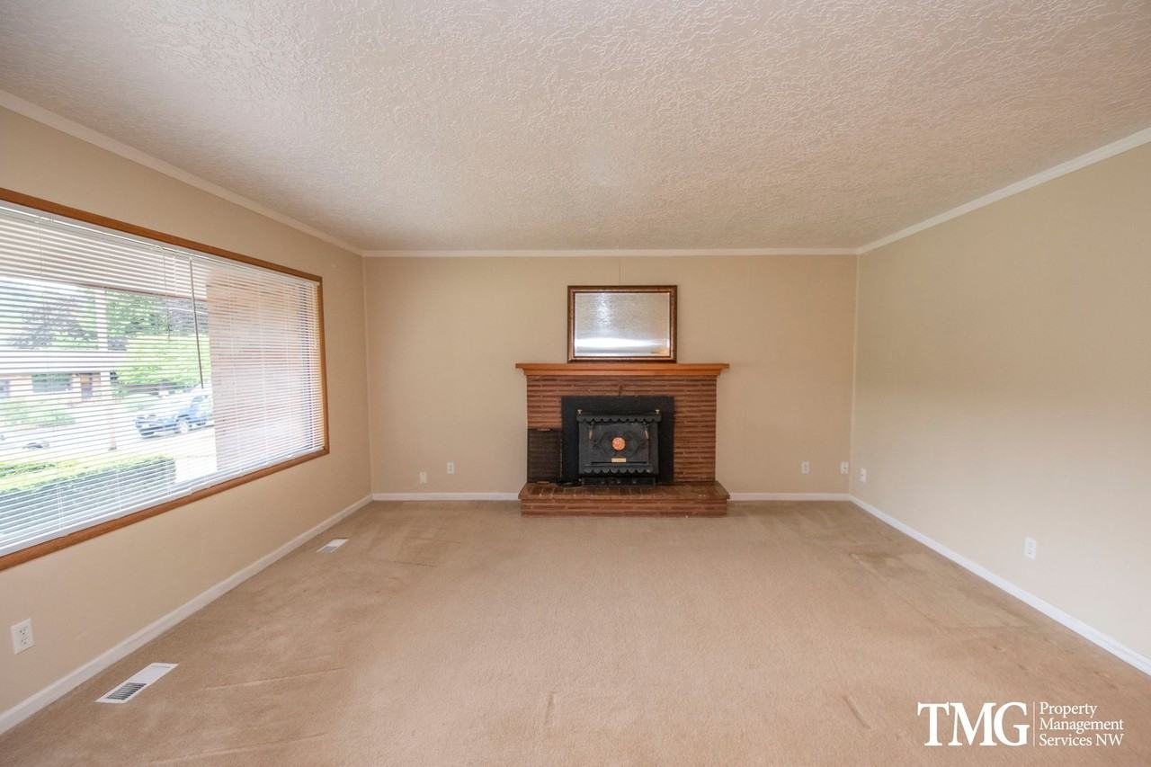 2832 E 1st Ave - Photo 2 of 30