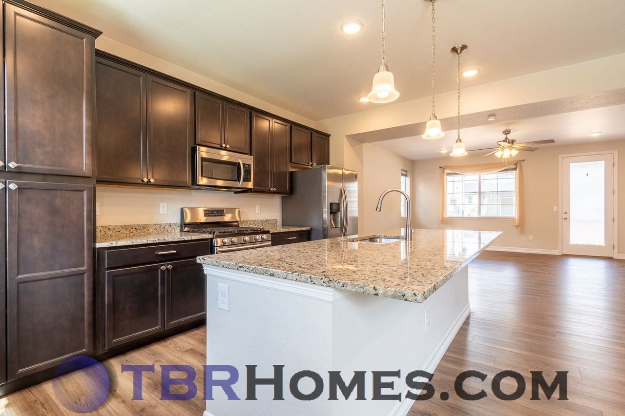 11924 Norfolk Ct - Photo 4 of 21