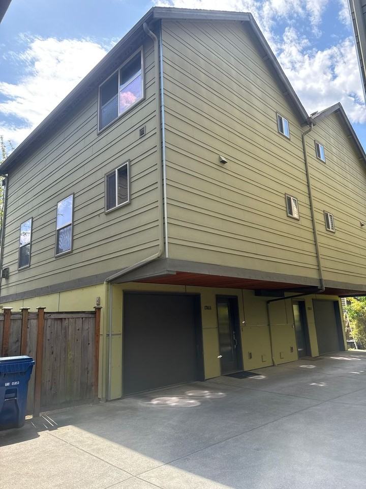1741 Nw 58th St - Photo 2 of 19