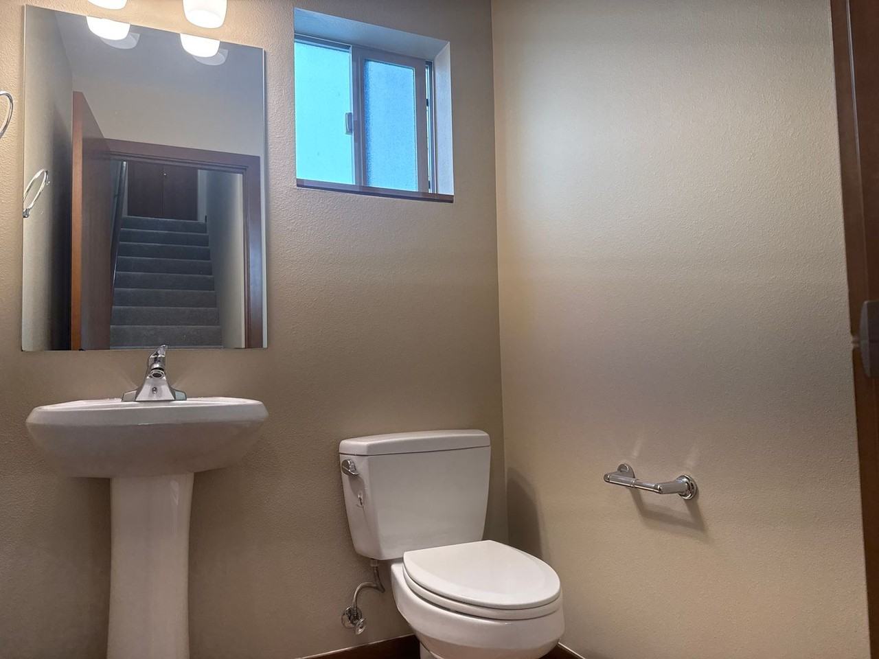 1741 Nw 58th St - Photo 5 of 19