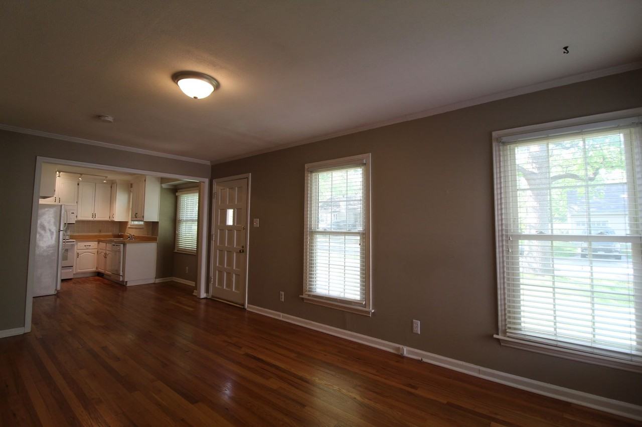 5017 W 50th Ter - Photo 3 of 9