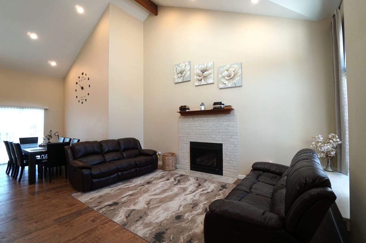 7980 Camfield Cir - Photo 3 of 24