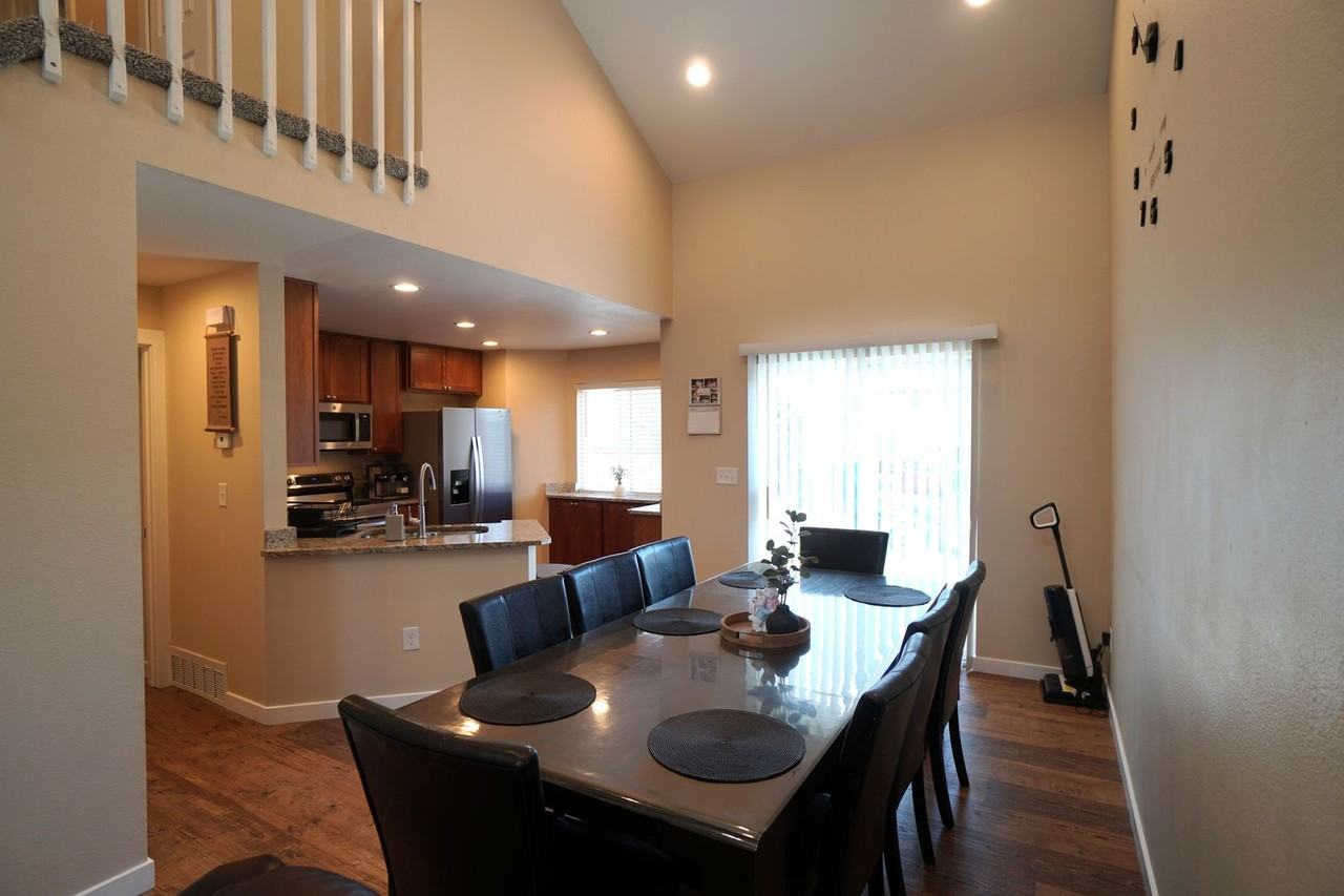 7980 Camfield Cir - Photo 5 of 24