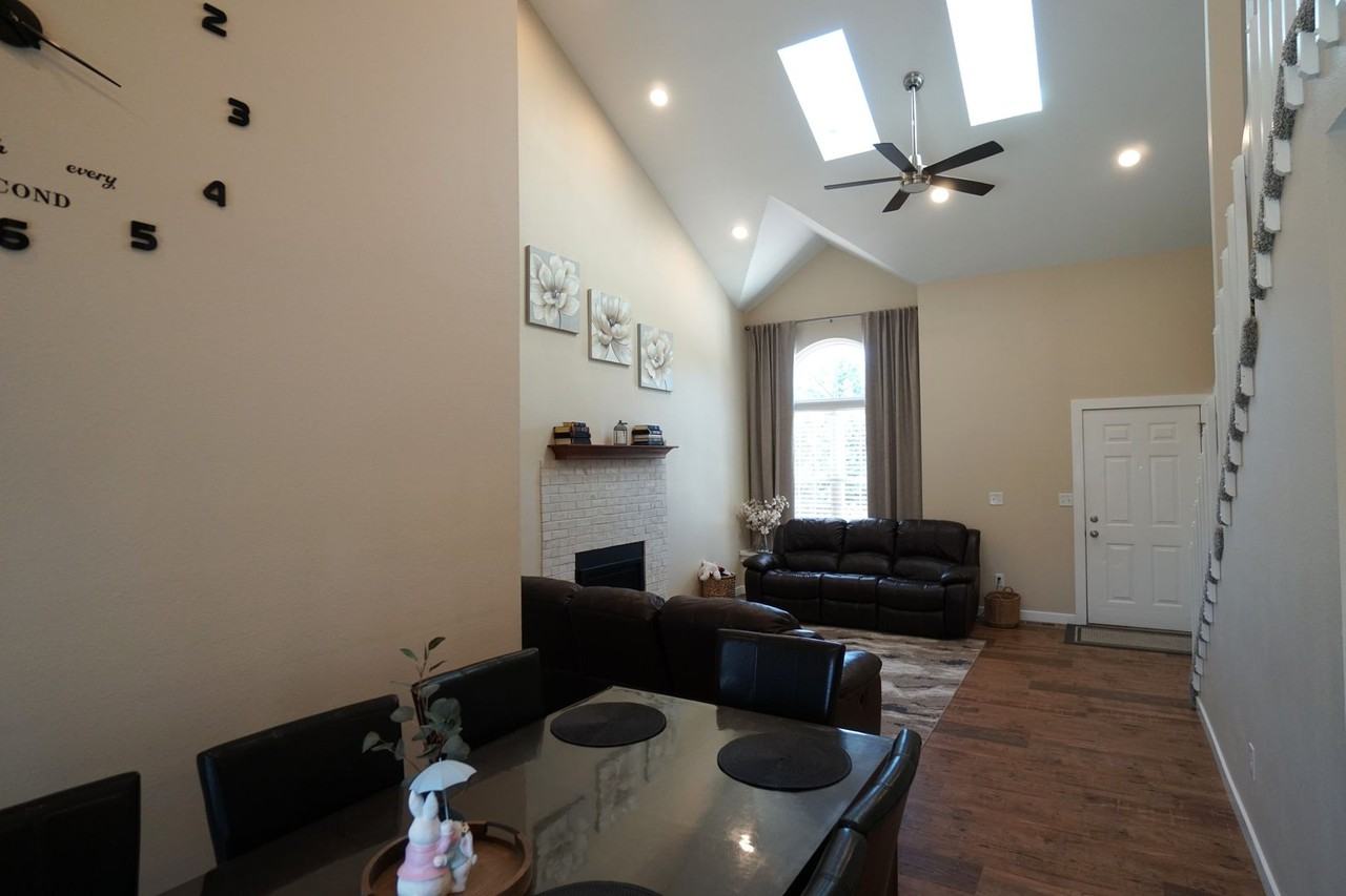 7980 Camfield Cir - Photo 6 of 24