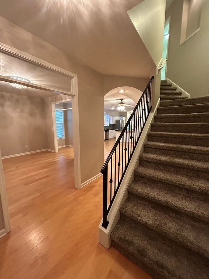 1390 Island Town Dr - Photo 5 of 34