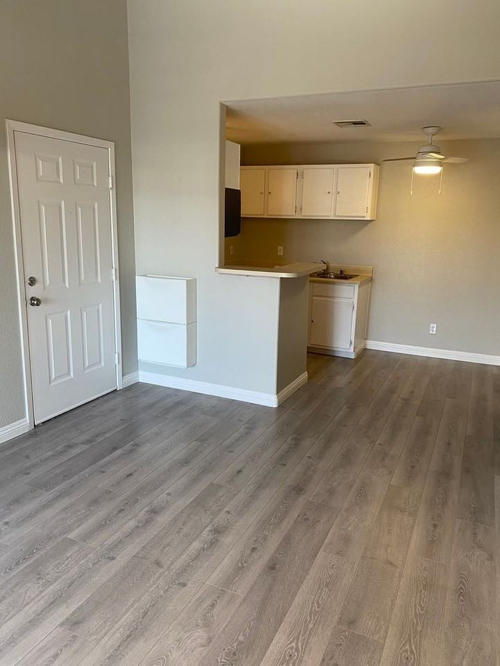 5271 Lindell Rd #202 - Photo 4 of 22
