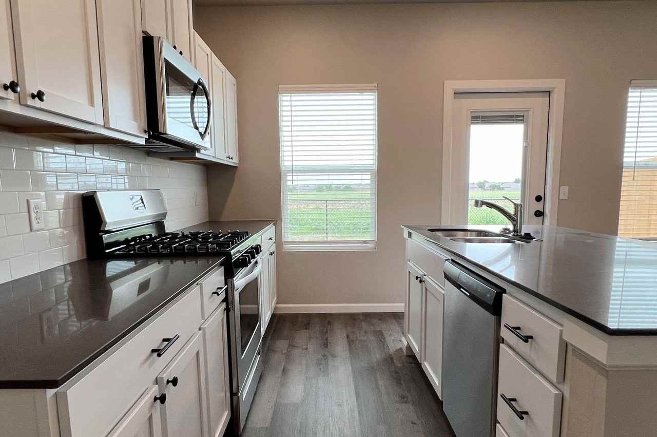 7713 Owen Ln - Photo 3 of 27