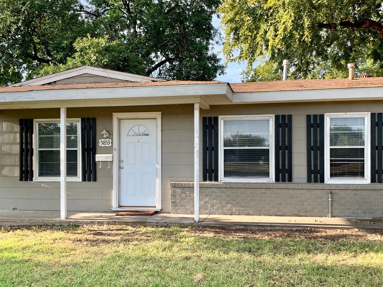 5853 Holloway St - Photo 2 of 17