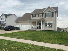 featured image of 332 Nw Driftwood Dr