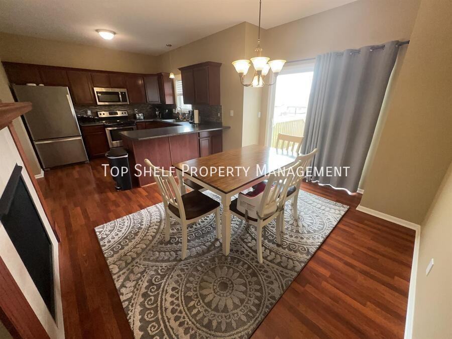 332 Nw Driftwood Dr - Photo 6 of 20