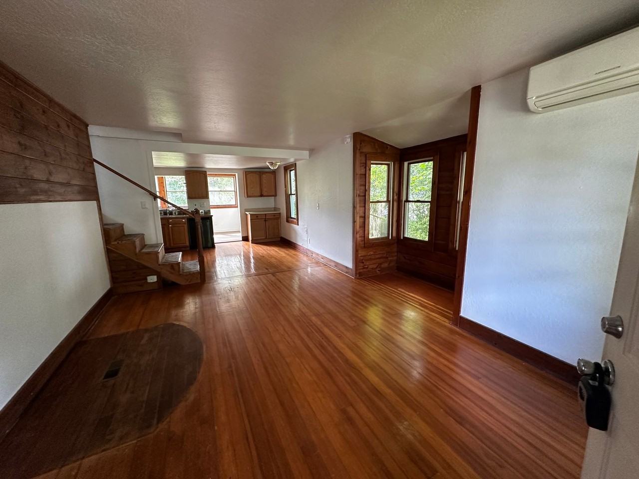 230 Craven St S - Photo 2 of 13