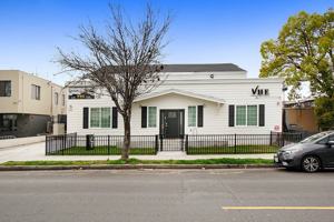 featured image of 668 W 28th St