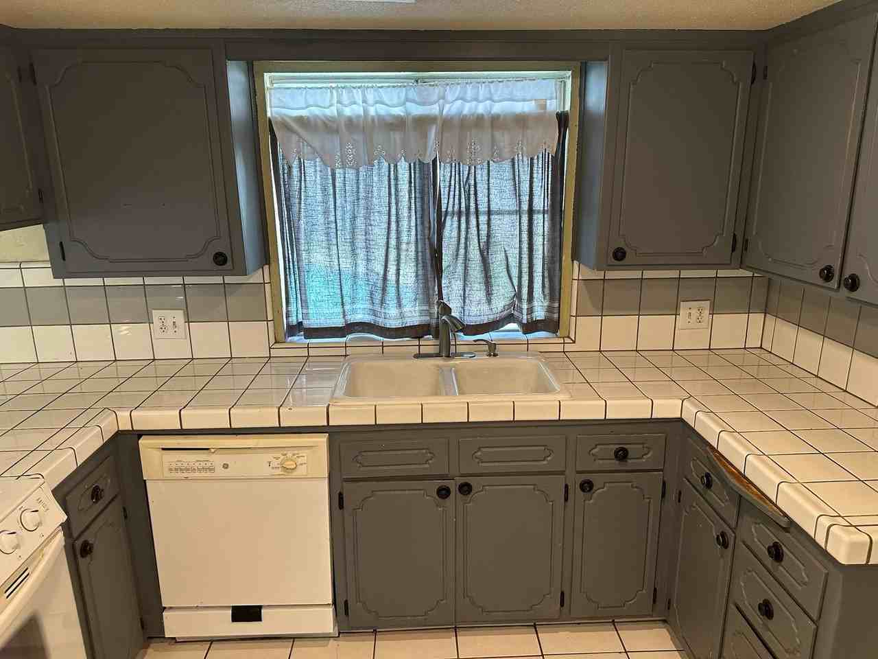 1364 E Carmelo Ave - Photo 7 of 26