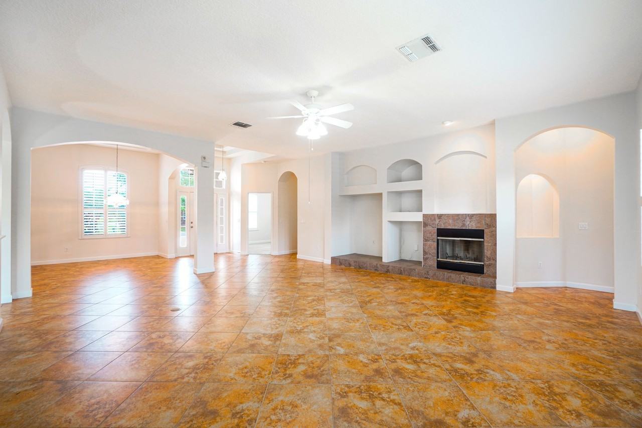1679 Shadowmoss Cir - Photo 3 of 27