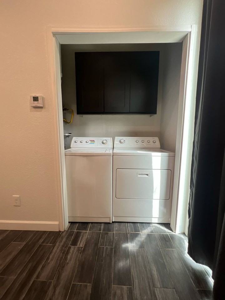 2409 S Willard Ave - Photo 7 of 16