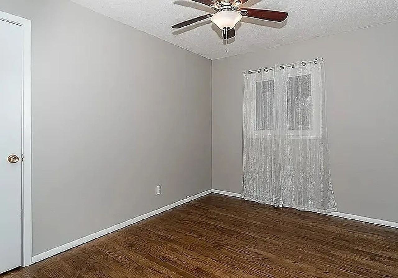 107 E Clark St - Photo 3 of 6