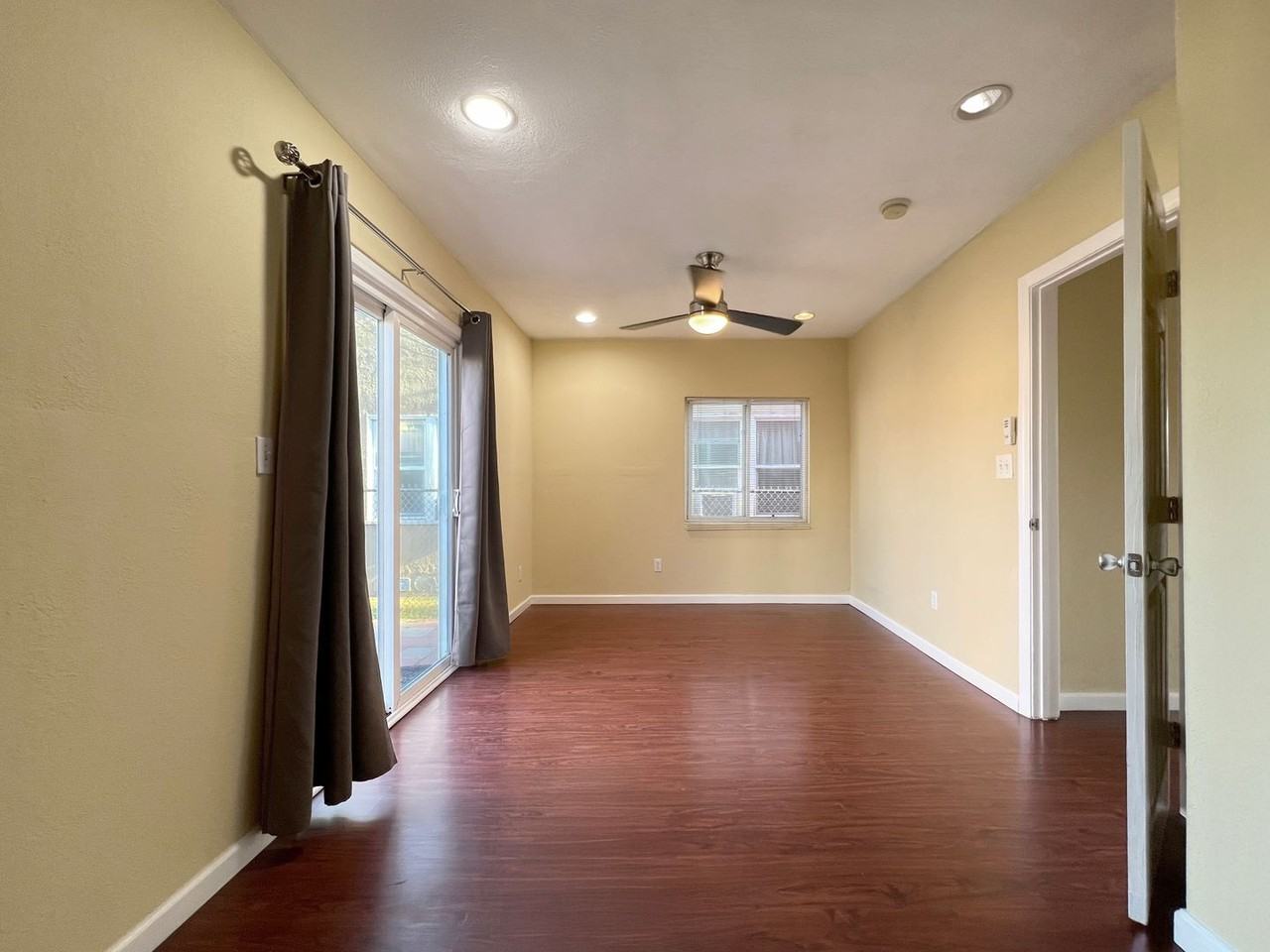 5886 Lemon Ave - Photo 2 of 12
