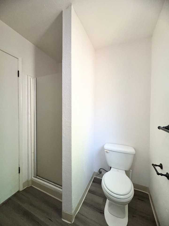 1252 Warner St - Photo 6 of 8