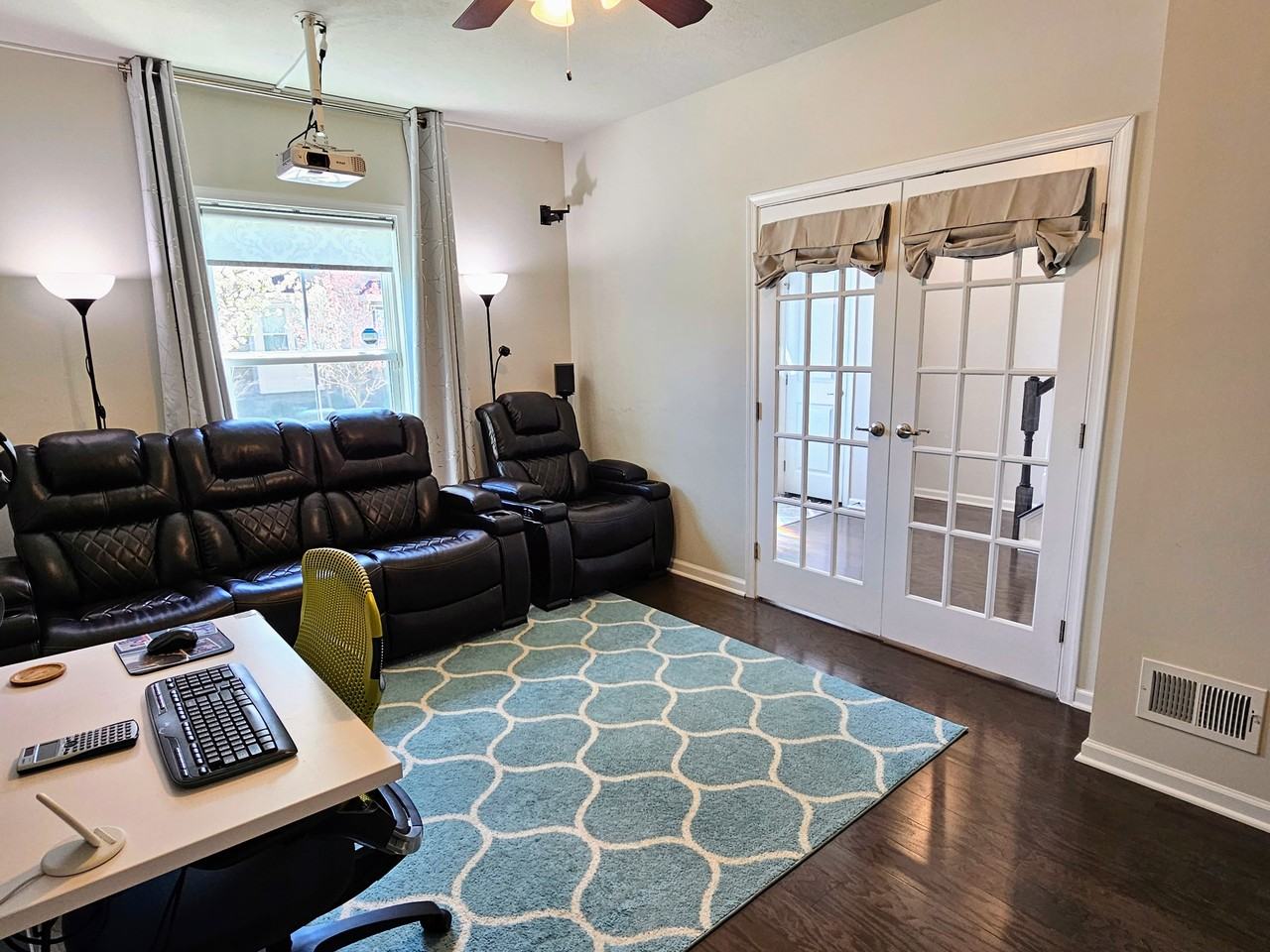 1019 Mohawk Ln - Photo 3 of 36