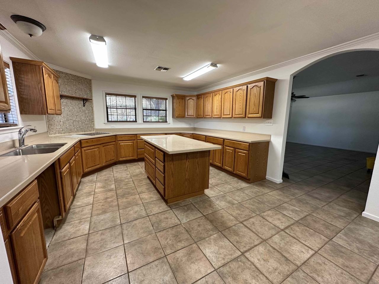 125 S Bluebonnet Dr #NA - Photo 3 of 8