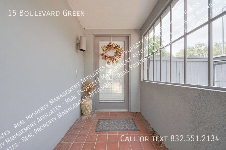 15 Boulevard Grn - Photo 3 of 41