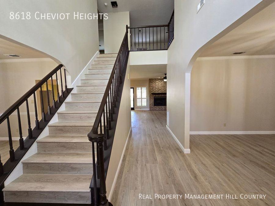 8618 Cheviot Hts - Photo 2 of 33