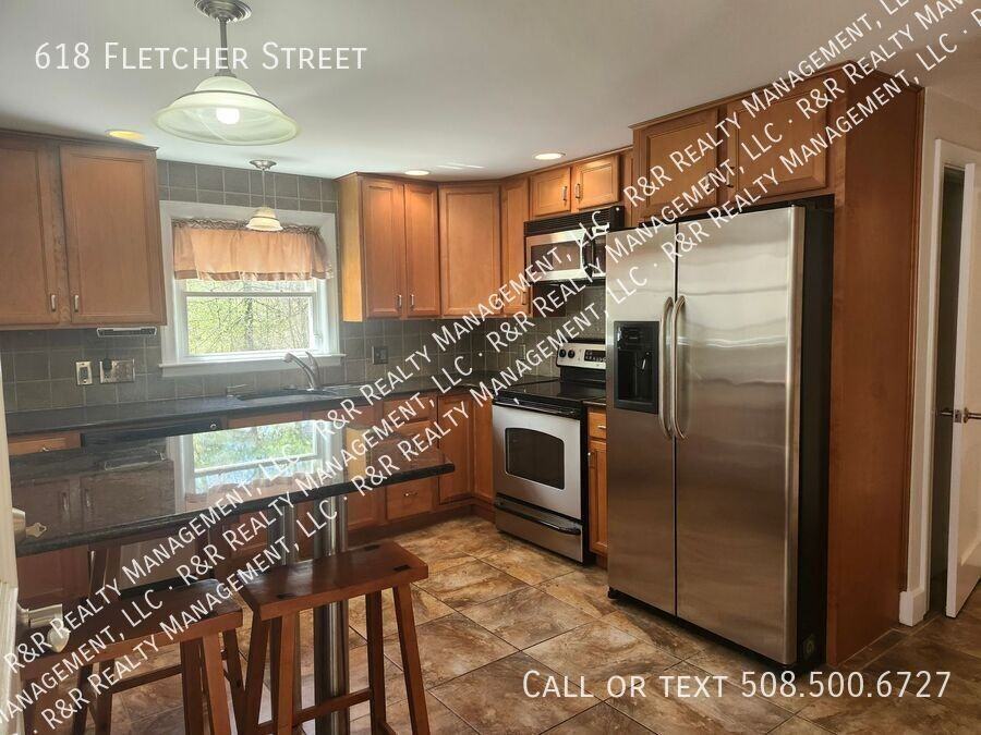 618 Fletcher St - Photo 2 of 33