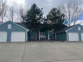 featured image of 1924 Clubhouse Way #4