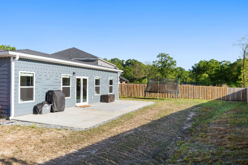 102 Gregory Pl - Photo 3 of 50