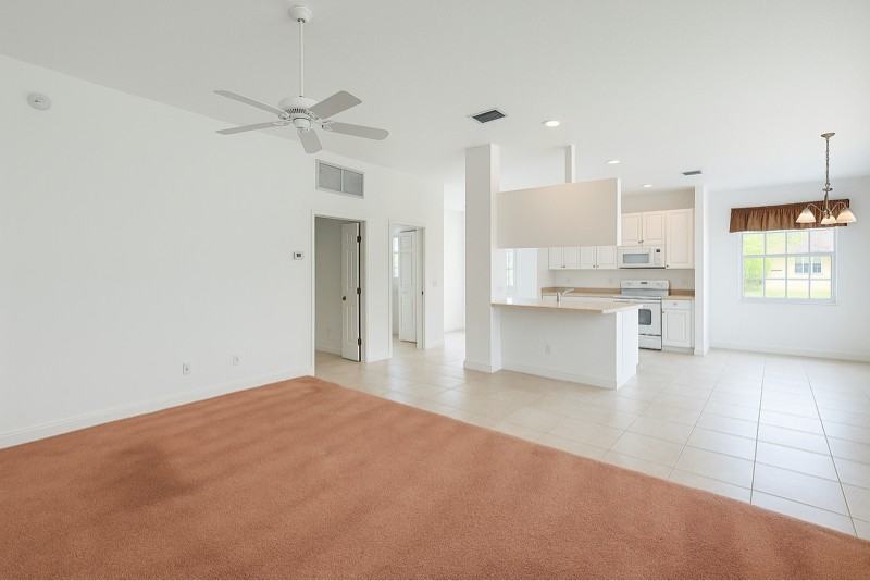 12040 Sw Elsinore Dr - Photo 3 of 14