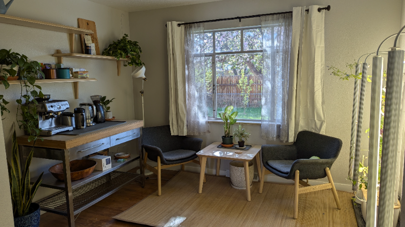 1355 S Yarrow St - Photo 2 of 8