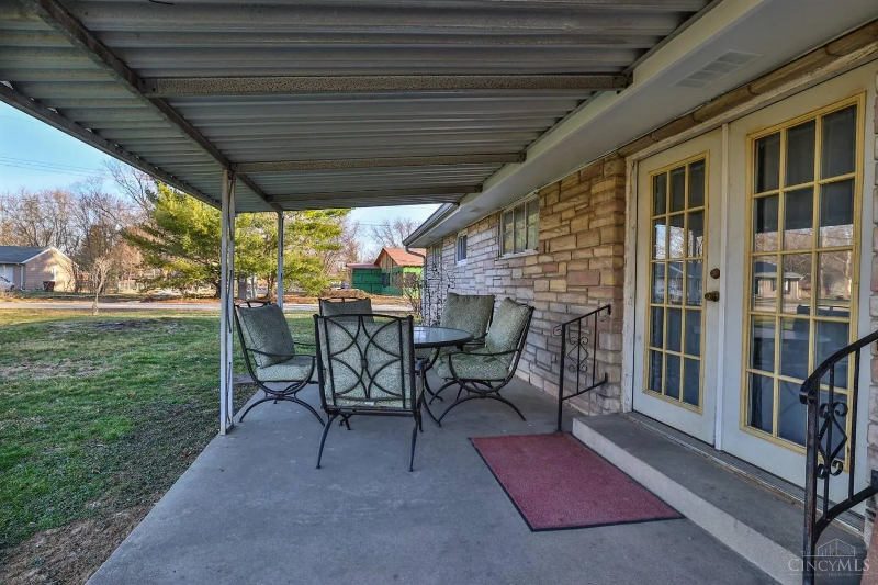 5675 Day Cir W - Photo 2 of 13