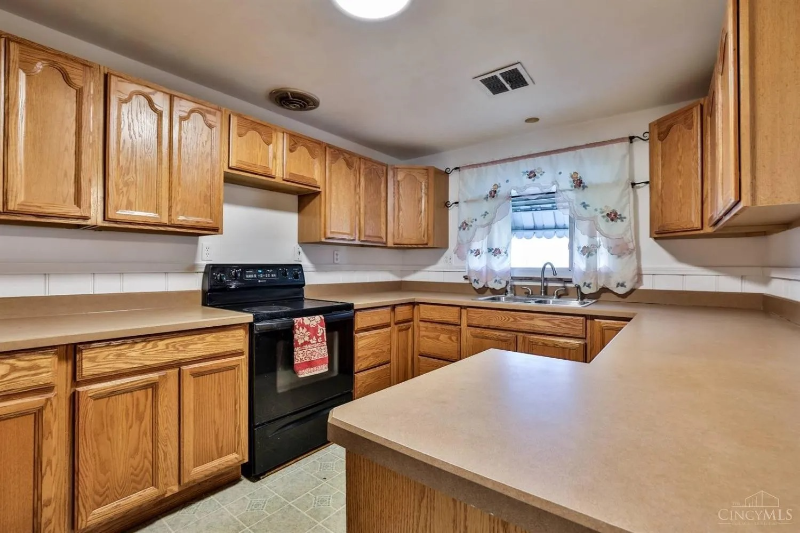 5675 Day Cir W - Photo 3 of 13