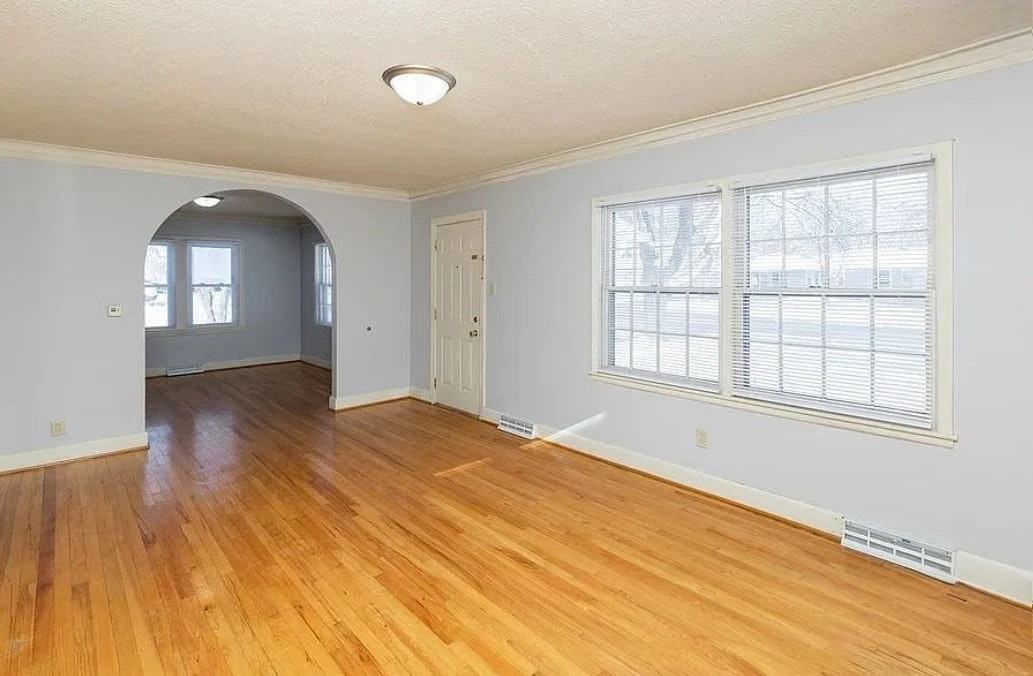 1938 63rd St - Photo 3 of 13