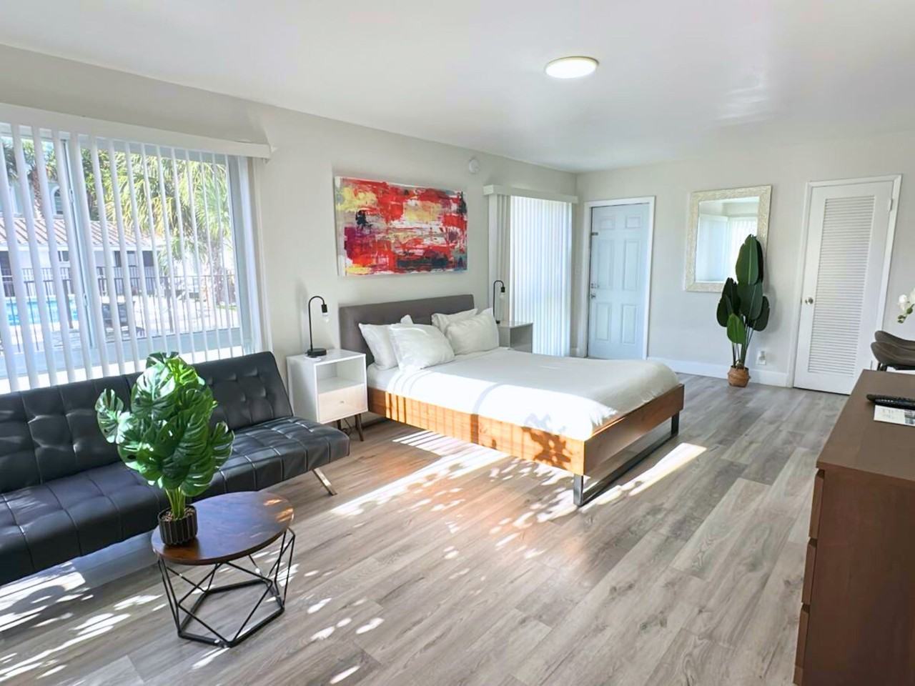 412 Sunset Drive - Photo 4 of 50