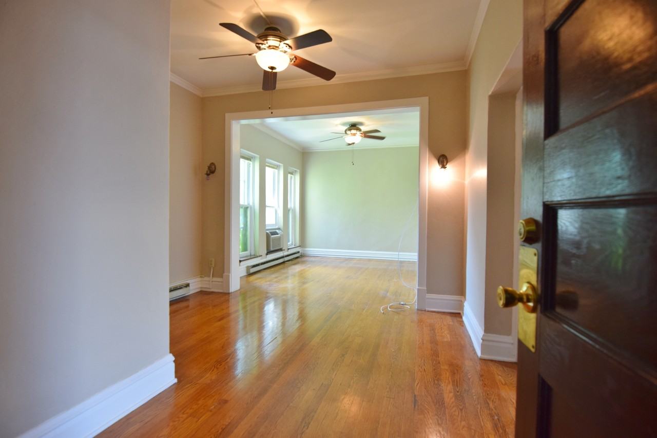 Greystone Court Apartments - Photo 3 of 28