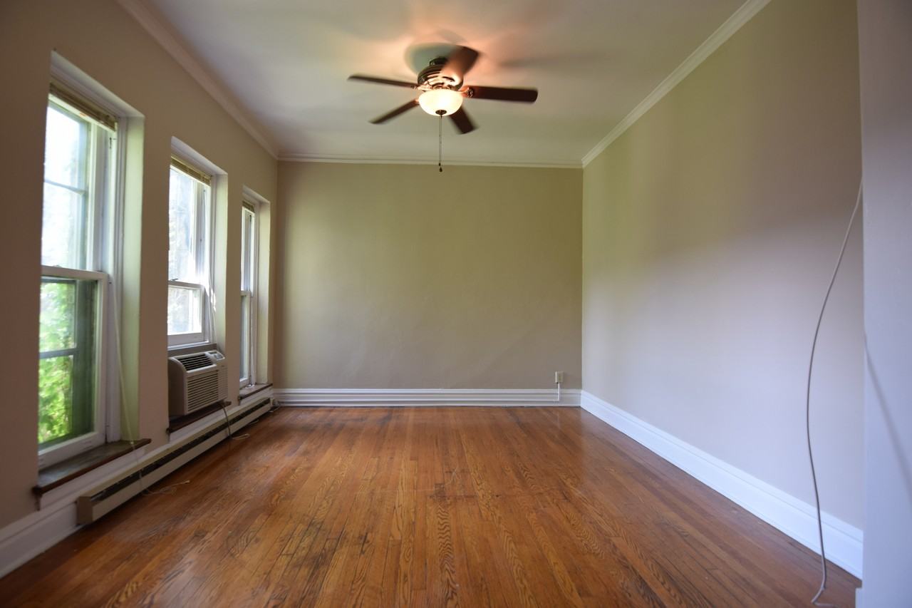 Greystone Court Apartments - Photo 4 of 28