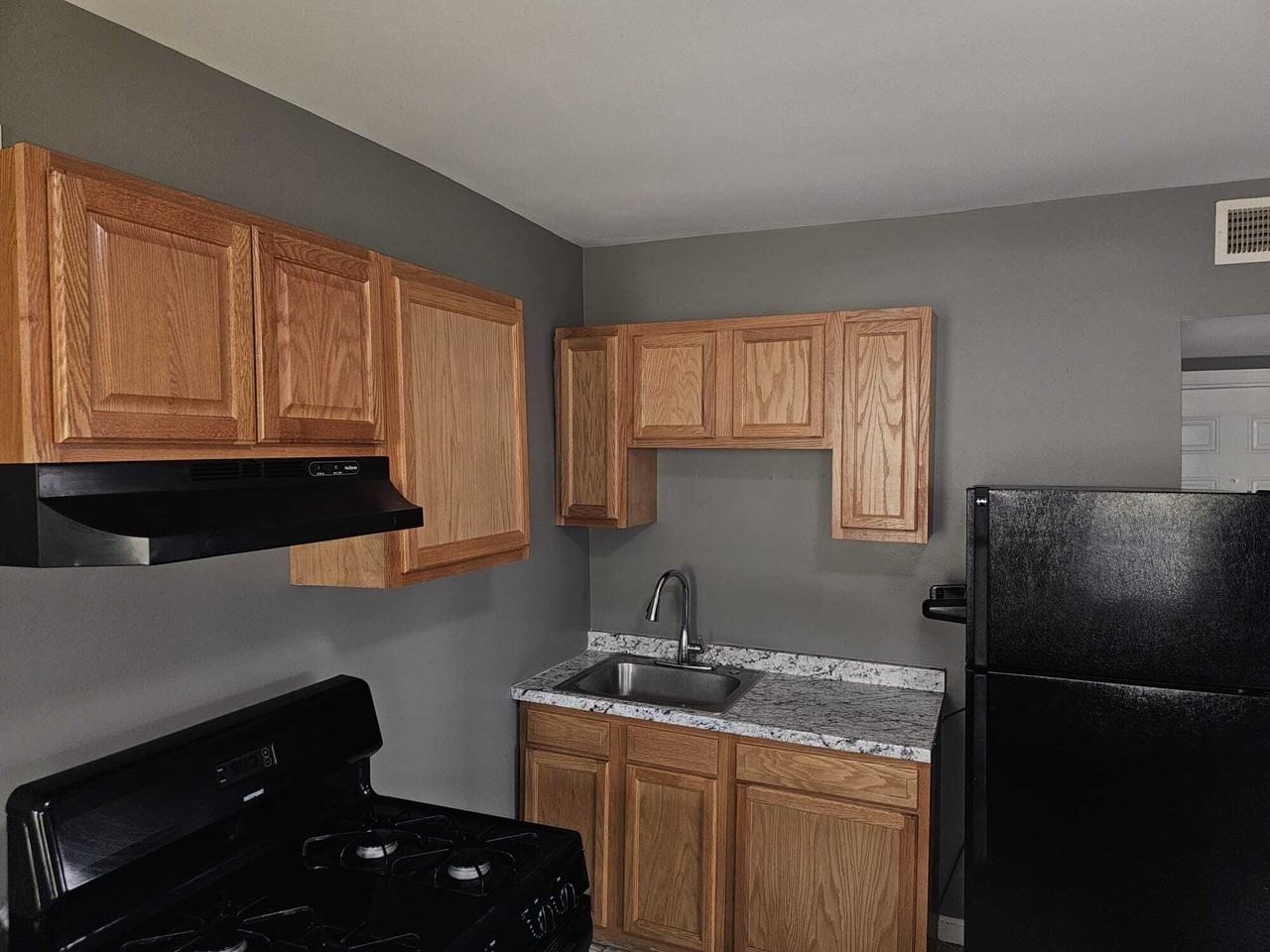 357 Pearl Street - Photo 2 of 36