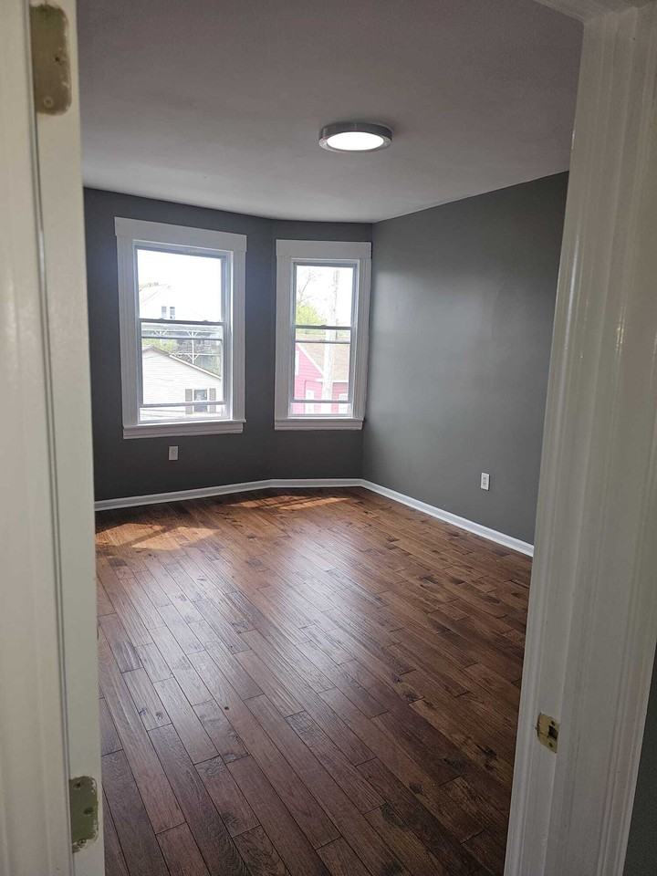 357 Pearl Street - Photo 6 of 36